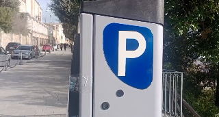 Fermo - Parcheggi blu gratuiti, ma alcune soste regolamentate da disco orario